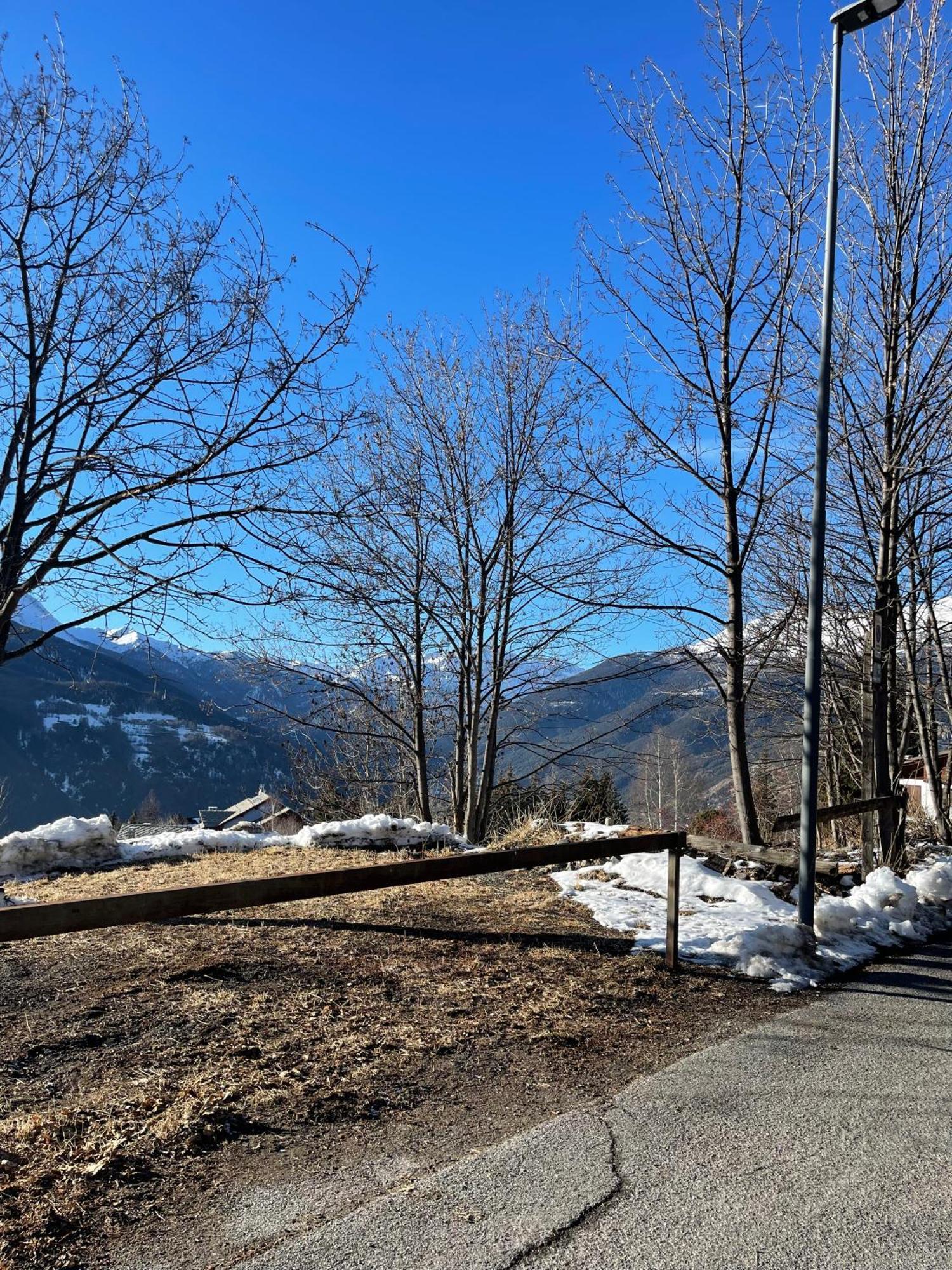 OulxPiccolo Nido Di Montagnaアパートメント エクステリア 写真